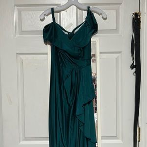 David’s Bridal emerald green prom dress good condition like new